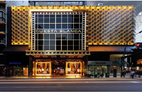 定南门头设计与商业空间的纽带。