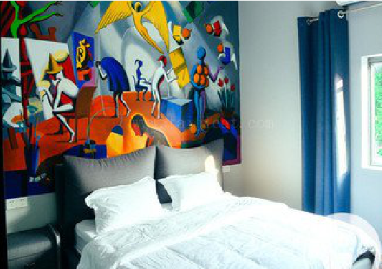 定南对于酒店的墙体彩绘而言更注重哪些方面？